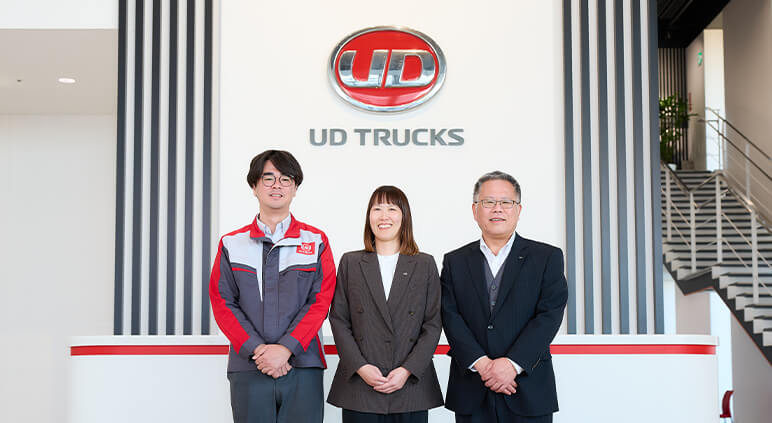 採用・キャリア支援グループの社員の集合写真